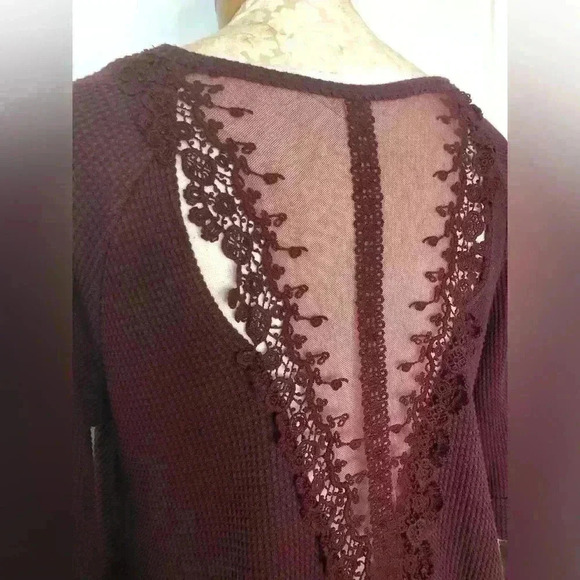 Anthropologie Women Free People Maroon Lace Hi Lo Waffle Thermal Top Medium GUC - Picture 4 of 15